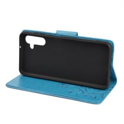 Lacné Kryty | Peňaženkové puzdro Embossing Pattern Motýľ a kvet modré – Samsung Galaxy A13 5G | Lacné Kryty