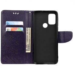 Lacné Kryty | Peňaženkové puzdro Embossing Pattern Motýľ a kvet tmavofialové – Motorola Moto G30 / G10 | Lacné Kryty