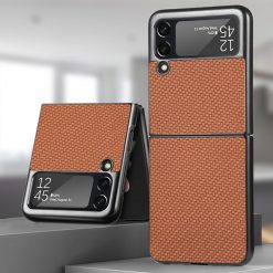Kryt Cross Pattern Slim hnedý – Samsung Galaxy Z Flip 4 | Lacné Kryty Lacné Kryty | Kryt Cross Pattern Slim hnedý – Samsung Galaxy Z Flip 4 | Lacné Kryty