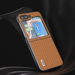 Lacné Kryty | Kryt Abeel Carbon Fiber svetlohnedý – Samsung Galaxy Z Flip 5 | Lacné Kryty