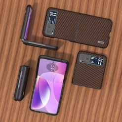 Kryt Abeel Carbon Fiber tmavohnedý – Motorola Razr 40 | Lacné Kryty Lacné Kryty | Kryt Abeel Carbon Fiber tmavohnedý – Motorola Razr 40 | Lacné Kryty