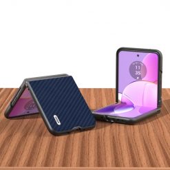 Kryt Abeel Carbon Fiber tmavomodrý – Motorola Razr 40 | Lacné Kryty Lacné Kryty | Kryt Abeel Carbon Fiber tmavomodrý – Motorola Razr 40 | Lacné Kryty