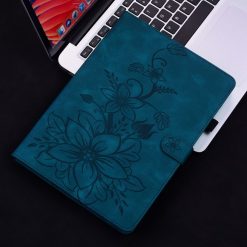 Knižkové puzdro Embossing Pattern Ľalia modré – Samsung Galaxy Tab A9+ / A11+ | Lacné Kryty Lacné Kryty | Knižkové puzdro Embossing Pattern Ľalia modré – Samsung Galaxy Tab A9+ / A11+ | Lacné Kryty