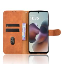 Peňaženkové puzdro Solid hnedé – Motorola Moto G56 5G | Lacné Kryty Lacné Kryty | Peňaženkové puzdro Solid hnedé – Motorola Moto G56 5G | Lacné Kryty