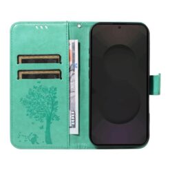 Peňaženkové puzdro Embossing Pattern Strom a mačka zelené – Samsung Galaxy S25 FE | Lacné Kryty Lacné Kryty | Peňaženkové puzdro Embossing Pattern Strom a mačka zelené – Samsung Galaxy S25 FE | Lacné Kryty