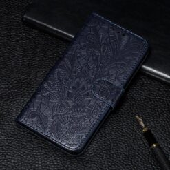 Peňaženkové puzdro Embossing Pattern Kvety tmavomodré – T Phone 3 Pro | Lacné Kryty Lacné Kryty | Peňaženkové puzdro Embossing Pattern Kvety tmavomodré – T Phone 3 Pro | Lacné Kryty